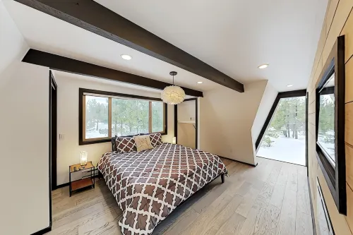 Modern Gambrel Cabin Near Ski Resorts - Chalet