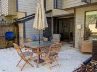 Newly Renovated Townhome near Marietta Square, 2 King Beds - Holiday bungalows