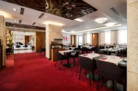 Mikado Hotel - 4-Star