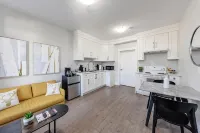 Quiet Private Entry Suite |Free Parking&Near Metro - 3-Star