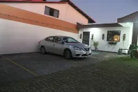 Berlor Airport Inn - parking