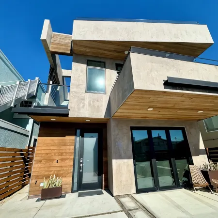 Escape to a Coastal Retreat: Modern 5-Star Beachfront Home w/ 360 Ocean Views!