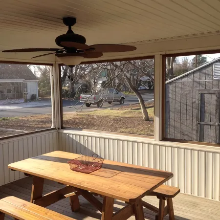 Duck's Delight - Pet friendly rentals within walking distance to Maddox Blvd!