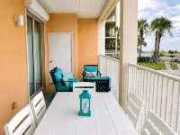 Beachfront, Poolside for Two Pools, 3-Bdrms/3-Baths, Sleeps 8. Perfect Getaway! - อ่างจากุชชี่