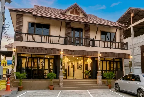 Ponburi Hotel - 2つ星