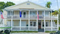 The Independent Inn - Locally Owned - Pensions