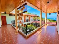 Hostal Dumbira - Hostels
