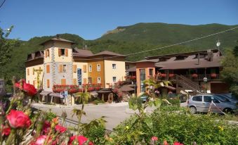 Val Del Rio - Housity