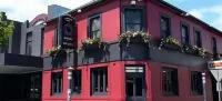 Queens Head Hotel