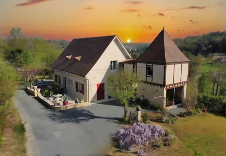 La Bayardine Отели в г. Гролежак