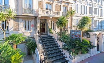 Hotel Renoir