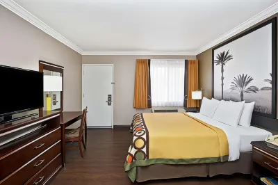 Super 8 by Wyndham Culver