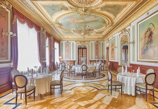 Hotel Savoy Moscow Over view