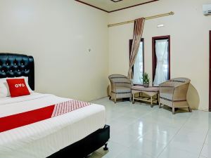 OYO 92464 Efniati Homestay Syariah