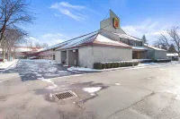 Super 8 by Wyndham Findlay Hôtels à : Findlay