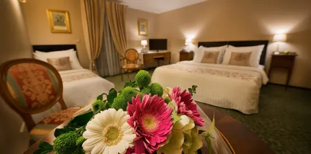 Angelis Отели рядом с достопримечательностью «Зеркальный лабиринт»