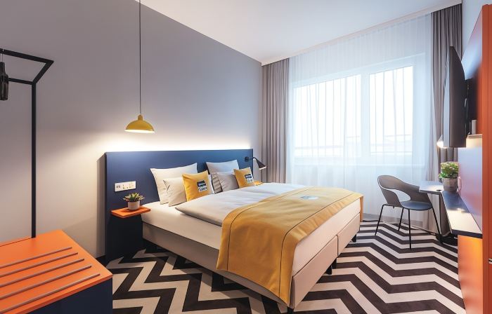Holiday Inn - the niu, Form Stuttgart Feuerbach by IHG