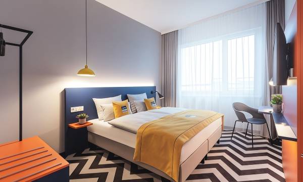 Holiday Inn - the niu, Form Stuttgart Feuerbach by IHG