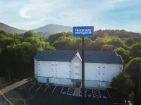 Rodeway Inn & Suites Near Outlet Mall - Asheville Hotels near Asheville Regional Airport