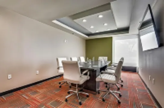 โฮม2 สวีทส์ บาย ฮิลตัน สนามบินดัลลัส ฟอร์ตเวิร์ธ เซาธ์/เออร์วิง รัฐเท็กซัส