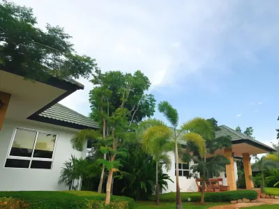 Phu View Resort Khao Yai Các khách sạn gần Wat Hua Pang