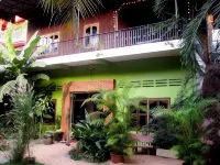 Five Rose Siem Reap Hostel