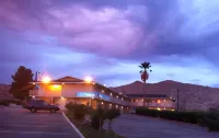 Hilltop Inn & Suites Hotel di Apple Valley