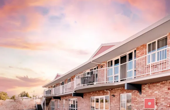 阿歷山大海特斯汽車旅館