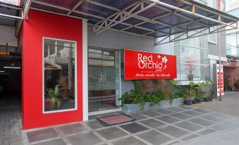 Red Orchid Hotel by Sajiwa