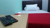 Griya Zukarnaen Syariah Mitra RedDoorz Các khách sạn ở Sedayu