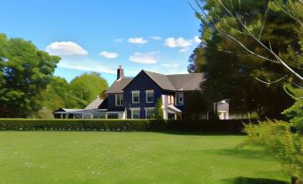 Bluebird Lodge