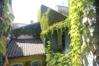 La Résidence Arles Centre Hotels in Fourques