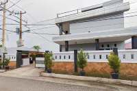 RedDoorz Syariah Near Lotte Grosir Medan Hotel dekat SEKRETARIAT FK BUMI SUMATERA UTARA