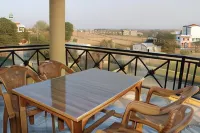 Hotel National Park Sauraha- Homely Stay and Peaceful Location with Jungle Safari Arrangements
