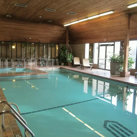 Ramada by Wyndham Kelowna Hotel & Conference Center