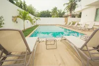 Accra Luxury Apartments at the Lul Water - ที่มีสระว่ายน้ำ