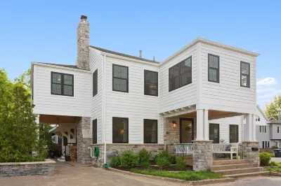 100 Steps to the Sand, Private Paved Courtyard, Gas Fire Pit. Laterrazzamc!