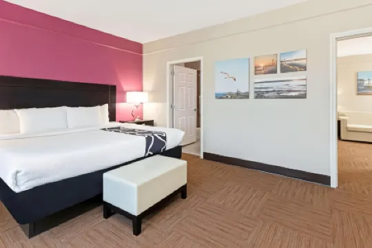 La Quinta Inn & Suites by Wyndham Winnie