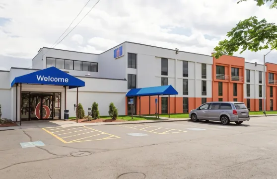 布羅克頓6號汽車旅館