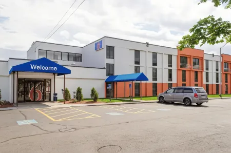 Motel 6 Brockton, MA Отели в г. Эйвон