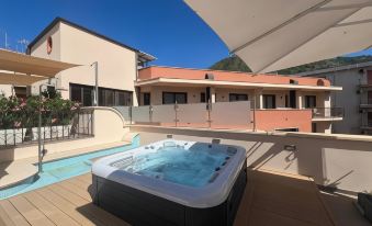Artemis Hotel