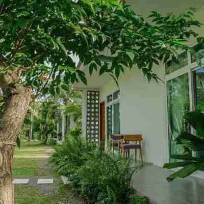 Kampot Riverfront Boutique Hotel Exterior