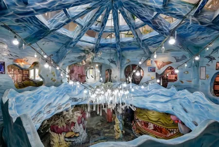 Crazy House Отели рядом с достопримечательностью «Озеро Сюан Хуан»