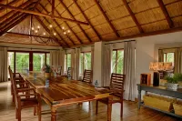 Thanda Manzi Country Hotel