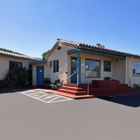 Marinwood Inn & Suites