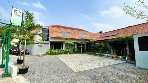 FX Stay & Coffee Hotels in Kraton