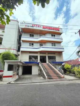 Hotel Riverside Manado Отели в г. Wenang