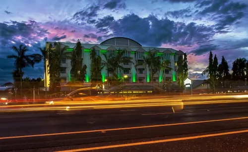 Cairns Sheridan Hotel Hotel di Manoora
