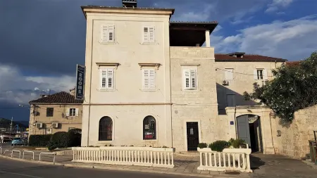 Villa Moretti Отели рядом с достопримечательностью «Собор Святого Лаврентия»