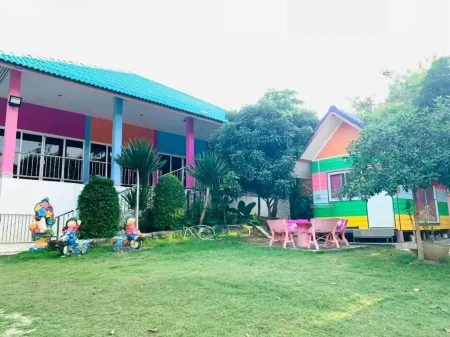 Manowwhan Homestay Отели рядом с достопримечательностью «Kaeng Krachan Dam Electric»